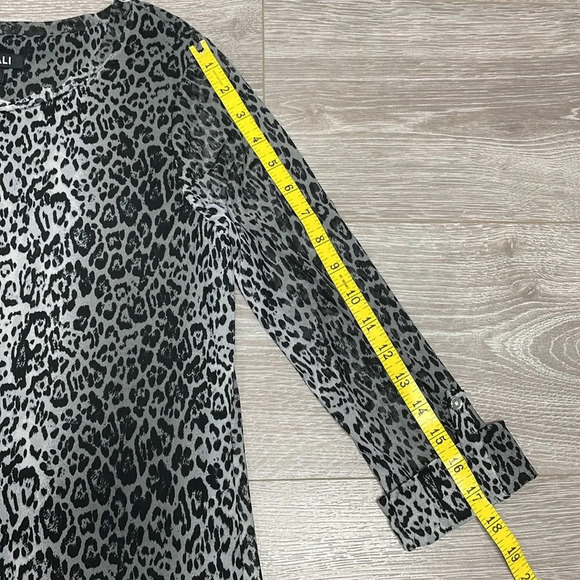 Roz & Ali Leopard Print Blouse 3/4 Rolled Tab Sleeve XS - Picture 9 of 16